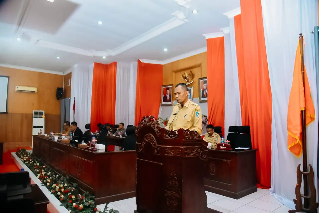 Rapat Paripurna DPRD Batu Bara Tentang Penyampaian Ranperda Pengawasan Tanpa Rokok