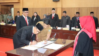 Rapat Paripurna DPRD Batu Bara: Pengangkatan Pimpinan dan Penetapan Kepala Daerah Terpilih