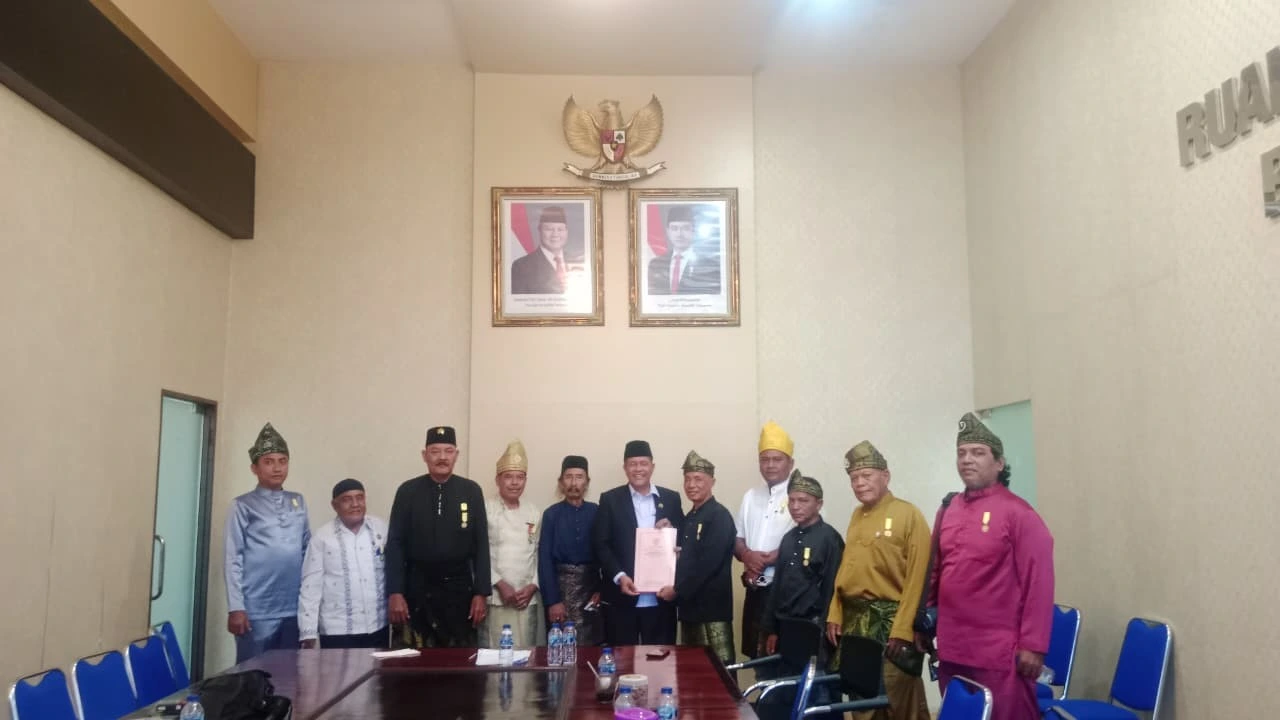 DPRD Batu Bara Terima Audiensi Majelis Kedatukan Melayu, Dorong Pembentukan Perda Lembaga Adat