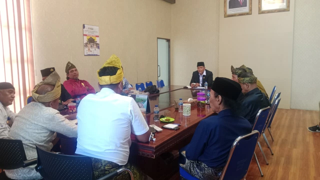 Majelis Kedatukan Melayu Batu Bara Perjuangkan Legalitas Lembaga Adat dalam Audiensi dengan DPRD