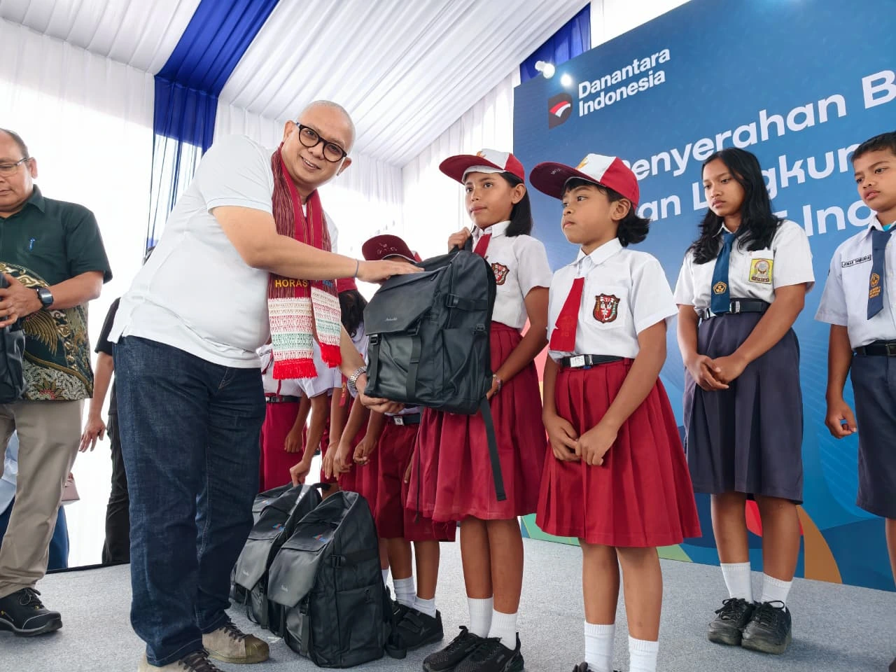 INALUM Serahkan Bantuan CSR di Kawasan Operasional Paritohan