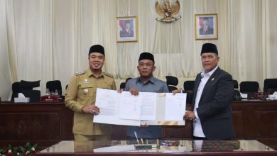 DPRD Batu Bara Sahkan Dukungan Fraksi untuk Ranperda Perseroda